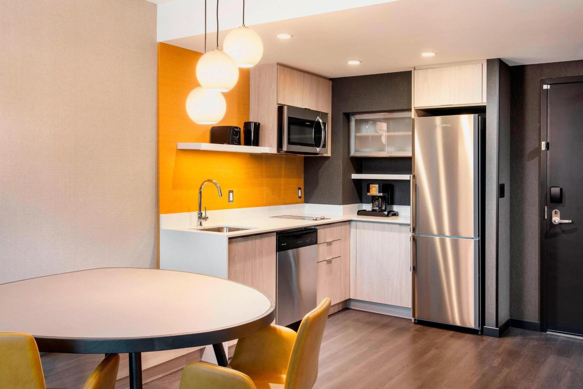 Residence Inn By Marriott Calgary Downtown/Beltline District Esterno foto